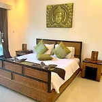 Villa Vino - Legian - 3 Bedroom, 3 Bathroom Private Villa