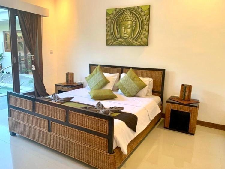 Villa Vino - Legian - 3 Bedroom, 3 Bathroom Private *